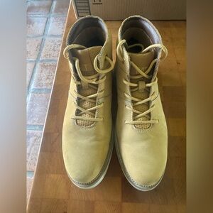 Women’s Caterpillar Wheat Nubuck Chukka Boots - Chariot 7.5